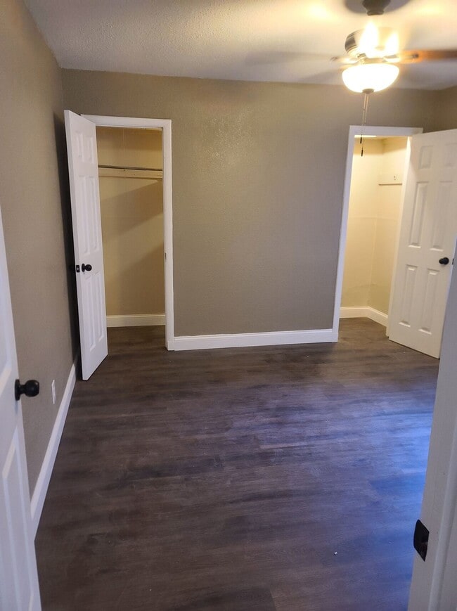 Building Photo - South Greenwood Duplex-2