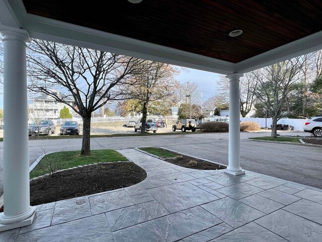 Building Photo - 4 Island Ave