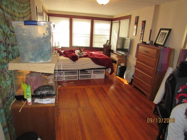 Building Photo - /Charming 3BR Near Downtown Madison - Available 8/15/2026