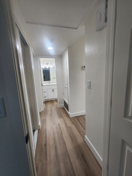 Hallway - 431 S Simpson Ave