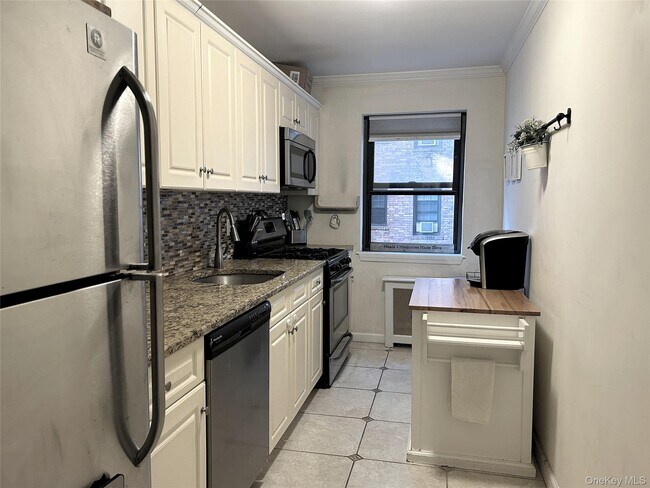 Building Photo - 19 Old Mamaroneck Rd