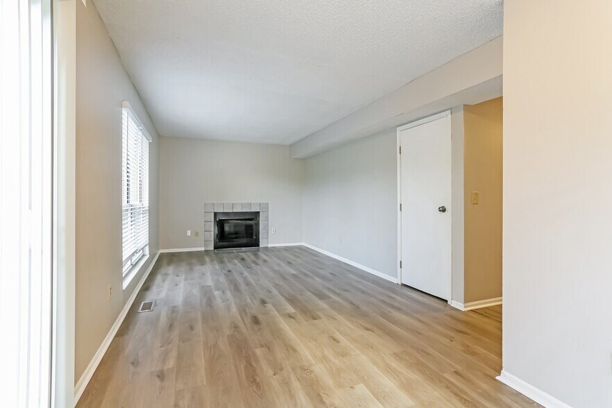 Building Photo - 6208 Glencairn Cir