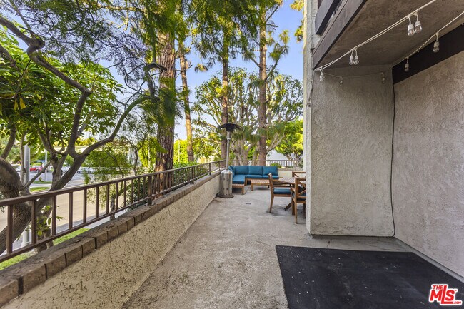 Building Photo - 8110 Manitoba St