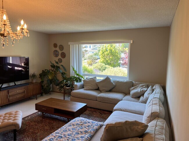 Building Photo - 2756 Comstock Cir