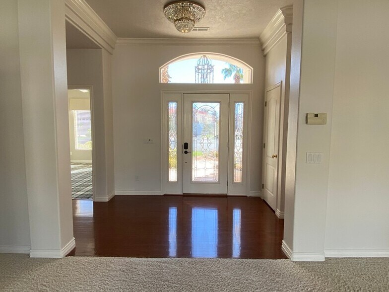 Building Photo - 862 Owls Way