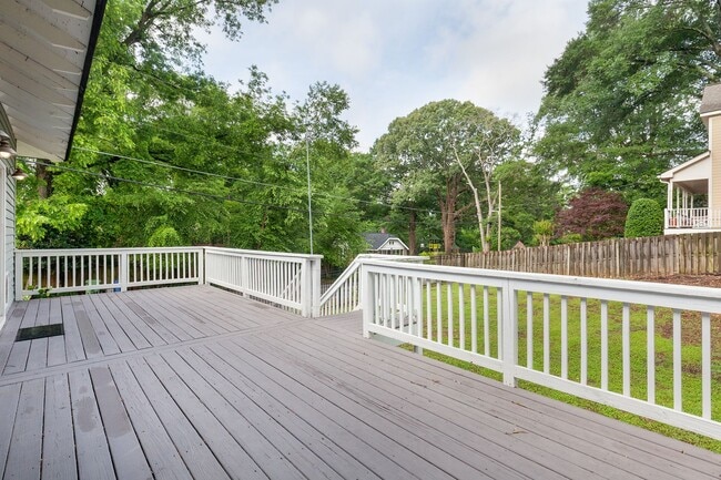Building Photo - Charming 1920's Bungalow w/ Modern Upgrade...