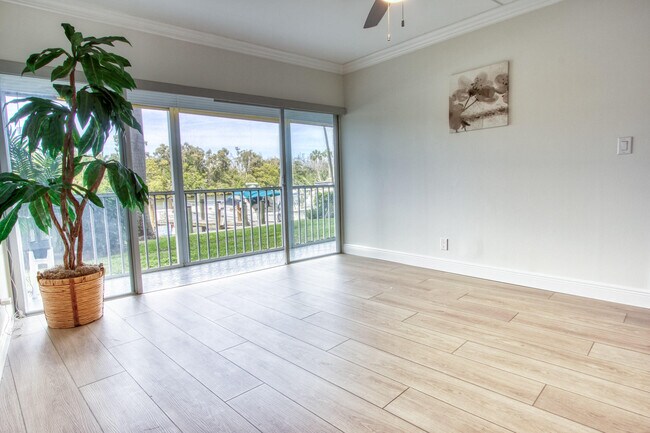 Building Photo - 1301 E Hillsboro Blvd