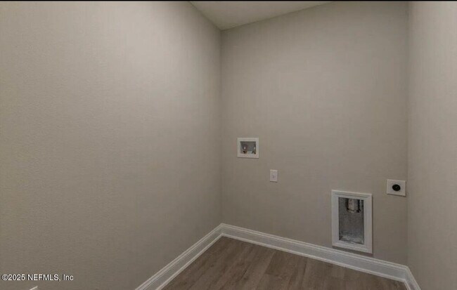 Building Photo - 1245 Castle Trail Dr