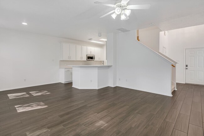 Building Photo - 209 Summerhaze Cir