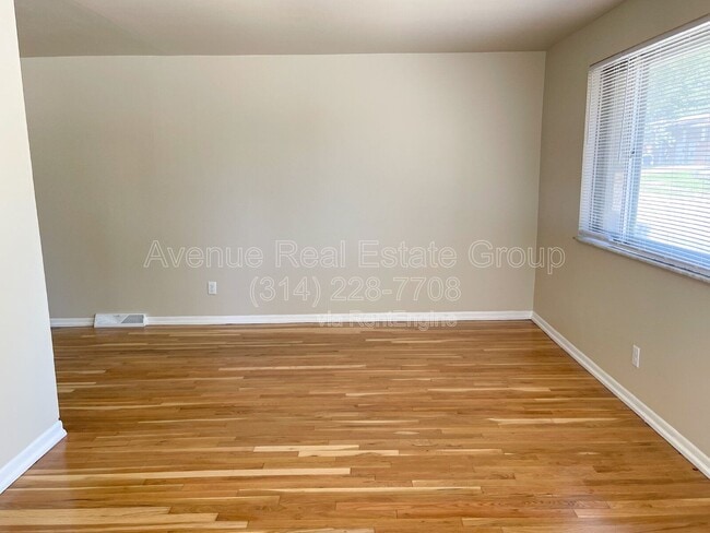 Building Photo - 4081 Esseldale Dr