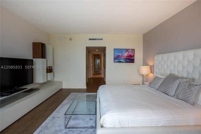Building Photo - 6000 Island 2602 Is