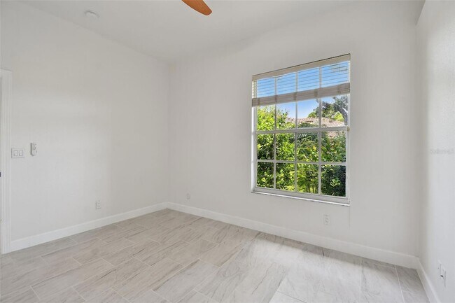 Building Photo - 13792 Long Lake Ln