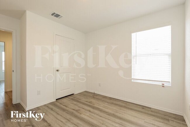 Building Photo - 10607 Penelope Way
