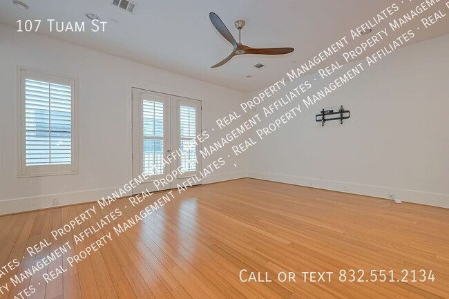 Building Photo - 107 Tuam St