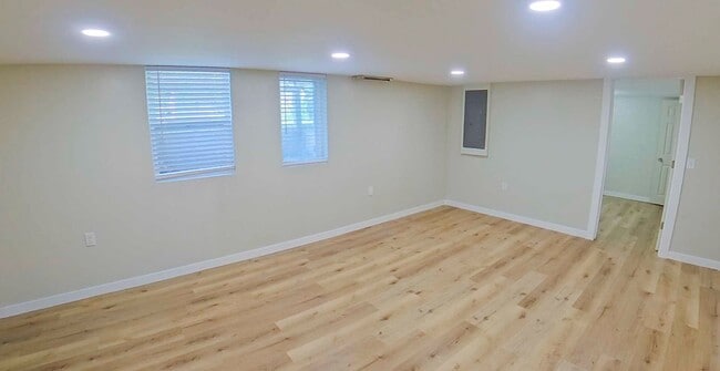 Building Photo - Newly Updated! + Stainless Steal Appliance...