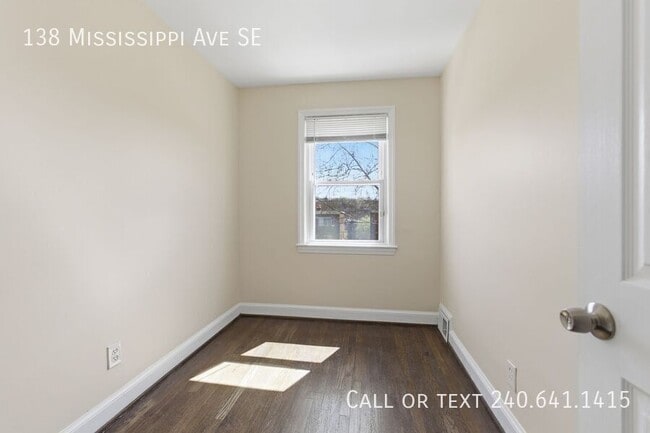 Building Photo - 138 Mississippi Ave SE