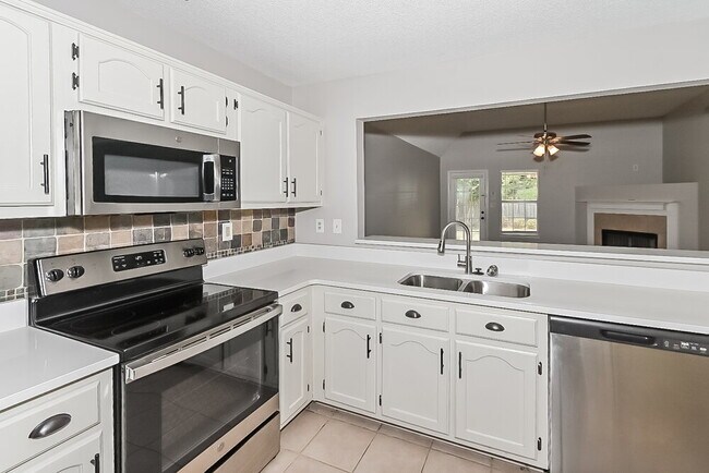 Building Photo - 5814 Steffani Dr