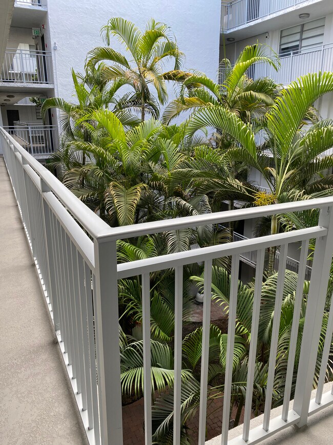 Building Photo - 750 NE 64th St