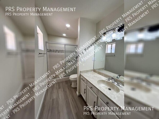 Building Photo - 711 N Oracle-