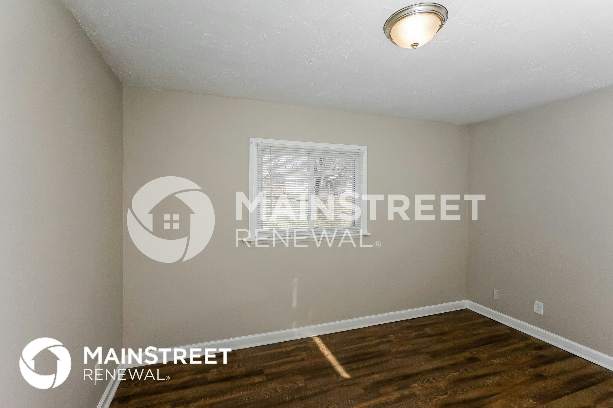Building Photo - 4915 Seville Dr