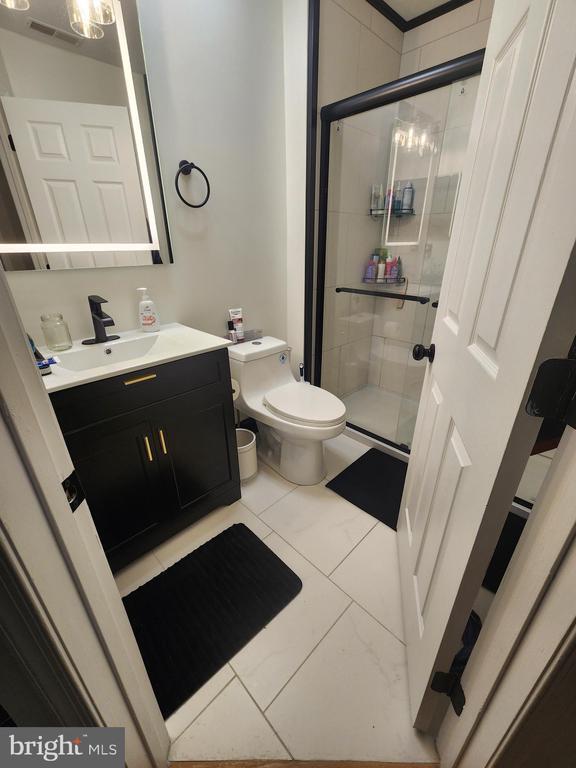 Building Photo - 16 Charles Ct