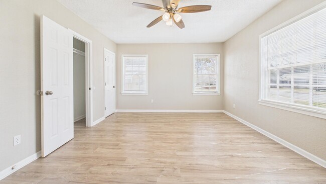 Building Photo - 2430 31st St