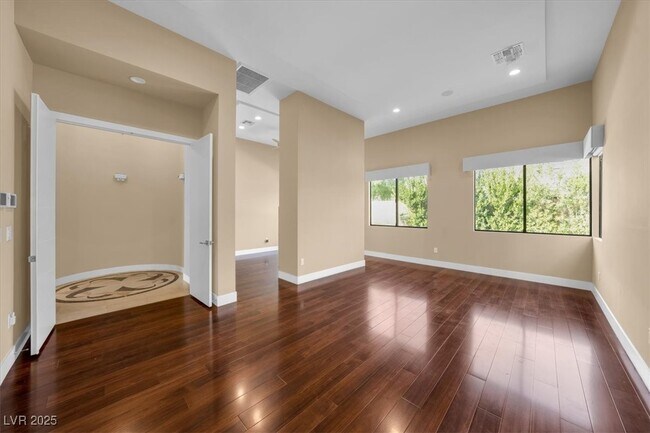 Building Photo - 32 Hunting Horn Dr