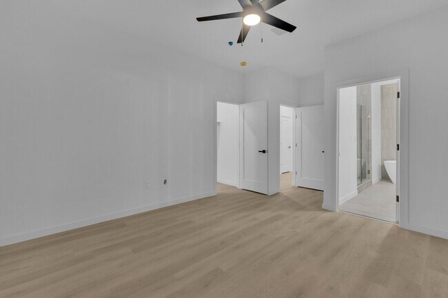 Building Photo - 1519 Golden Hill Terrace
