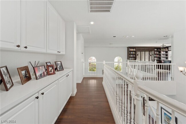Building Photo - 3896 Ruskin St