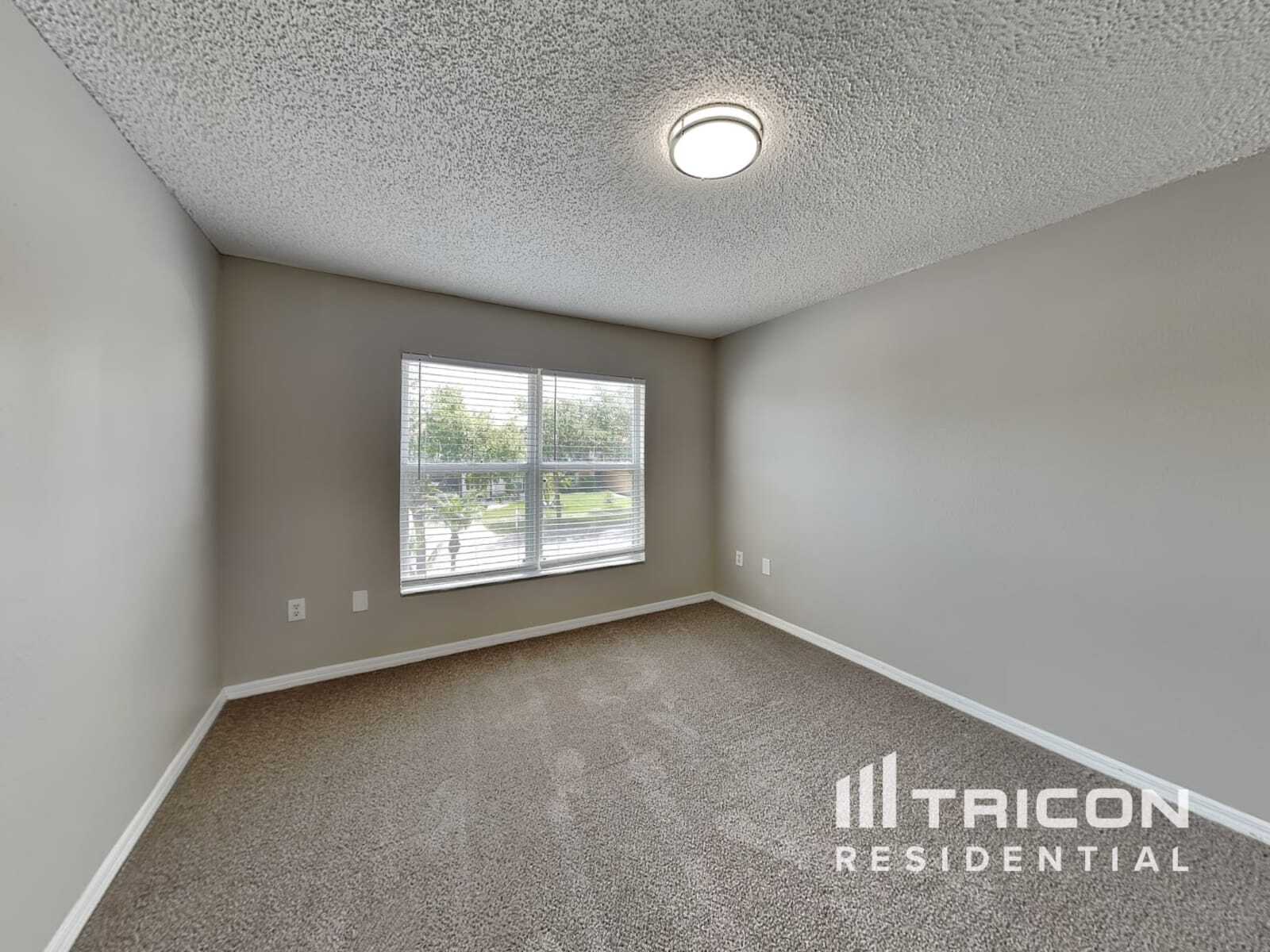 Building Photo - 12610 Lake Vista Dr