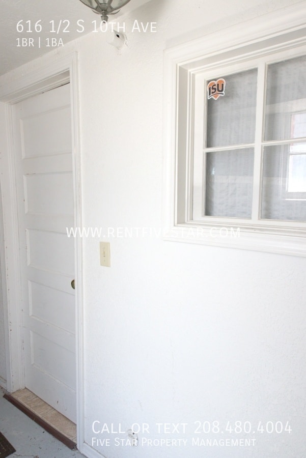 Building Photo - 616 1/2 S 10th Ave-