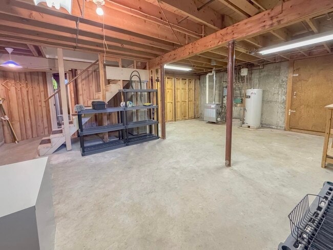 Building Photo - 60 Evergreen Ave