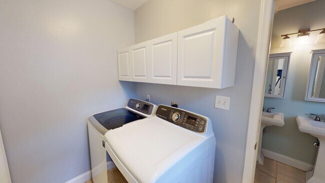 Building Photo - Rare Rental with Private Pool in the Heart of Charlotte