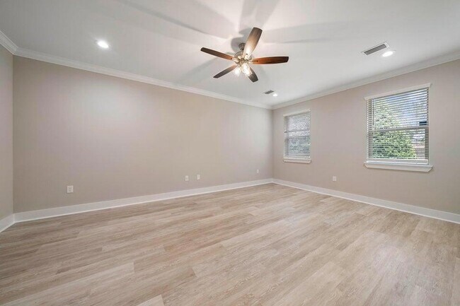 Building Photo - 834 Cannon Ln