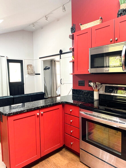 Building Photo - 254 W Main St