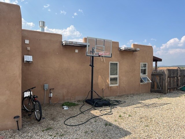 Building Photo - 150 A Los Rios Rd
