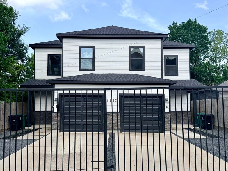 Building Photo - 5813 England St