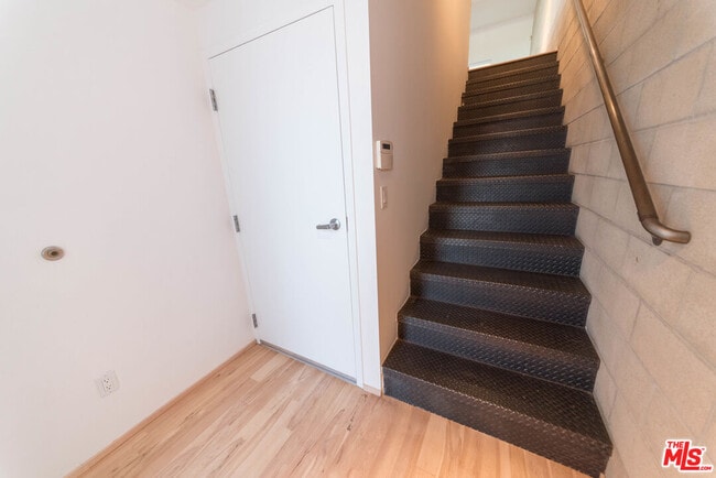 Building Photo - 717 Highland Ave