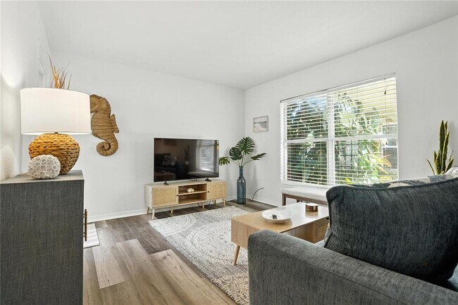 Building Photo - 1799 N Highland Ave