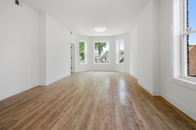 Building Photo - 1921 W Summerdale Ave