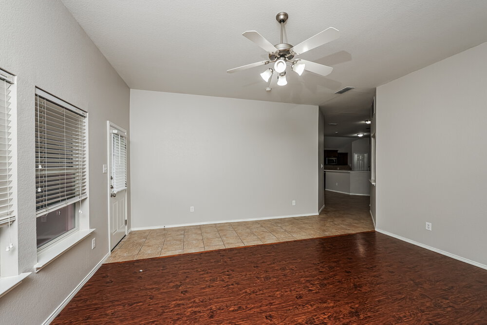 Building Photo - 900 Diann Cir
