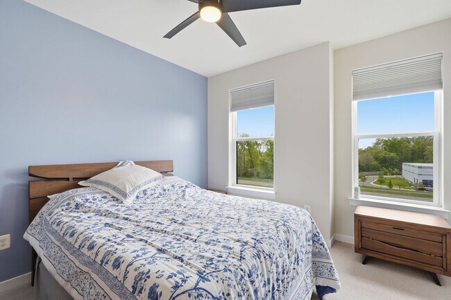 Building Photo - Perfectly positioned near the vibrant shopping and dining destination of One Loudoun, this reside...