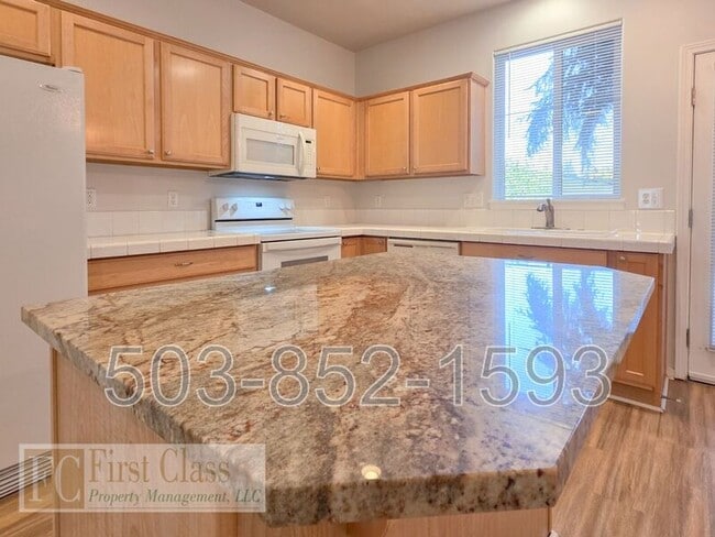 Building Photo - 21844 SW VINTNER Ln