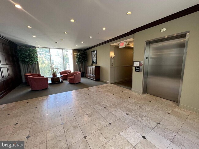 Building Photo - 2360 NJ-33