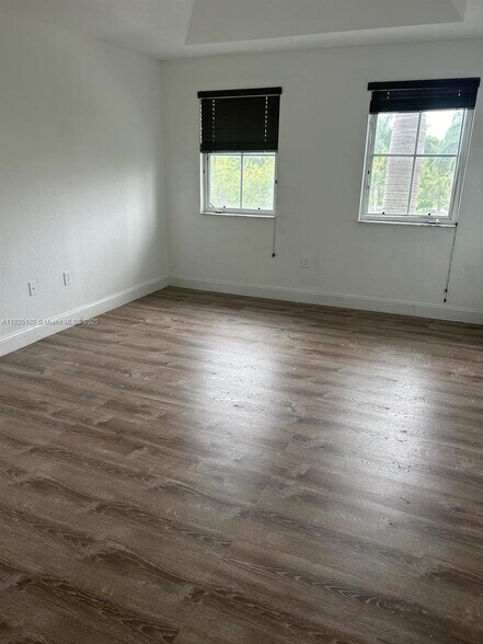 Building Photo - 4465 SW 160th Ave