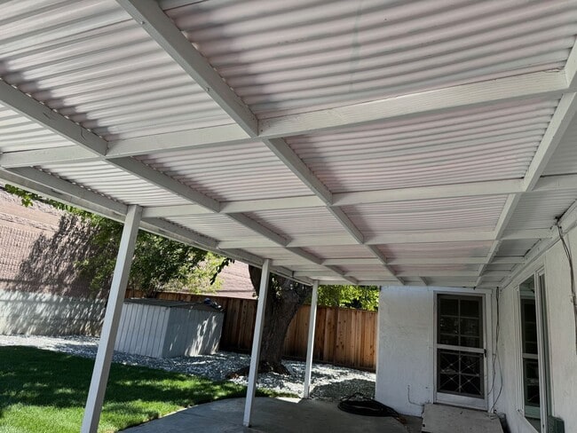Building Photo - Remodeled 5 bedroom single level house - n...