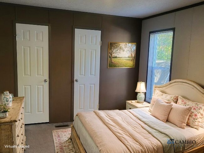 Building Photo - 2701 Huizenga St