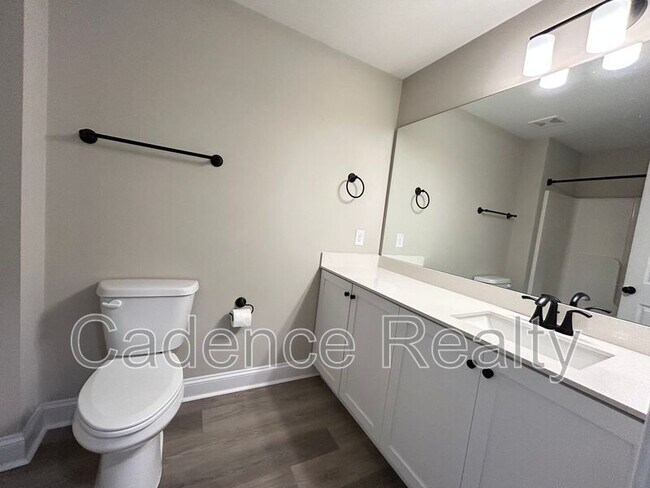 Building Photo - 1637 Grey Cliff Run