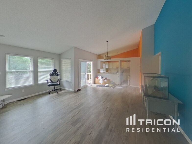 Building Photo - 2945 Rolling Wood Loop