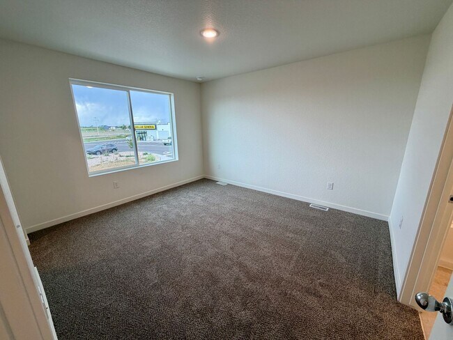Building Photo - 604 Cheyenne Trl